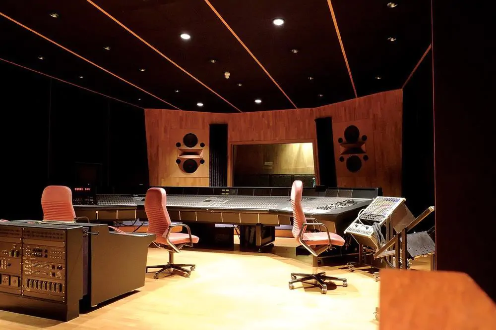 مبانی آکوستیک در طراحی و ساخت استودیو های مسترینگ 111